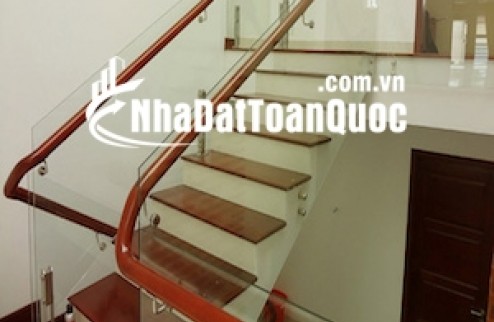 Cho thuê nhà căn góc, mới, Mai Hắc Đế, thang máy; vỉa hè 111m2* 5T- 44 Tr
